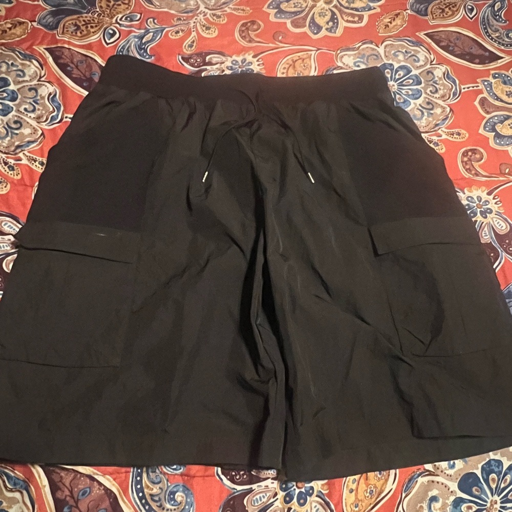 John Elliott
Shorts
International
Worn Once 
Black, Cotton